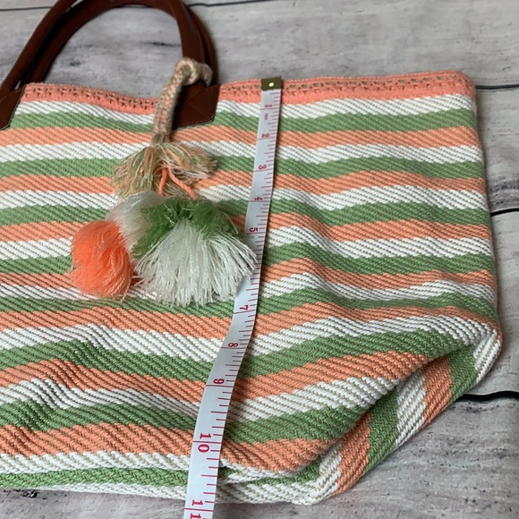 Crown & Ivy Striped Tote with Tassels - Picture 11 of 12